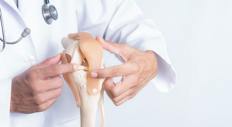 When to Consult an Orthopedic Surgeon for Joint Pain